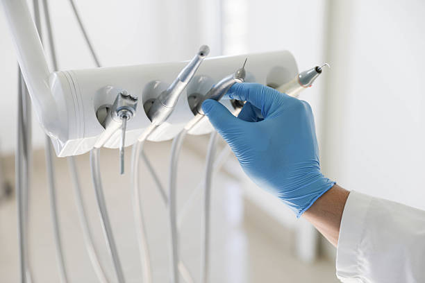 Professional Emergency Dentist technician working in Northview, MI